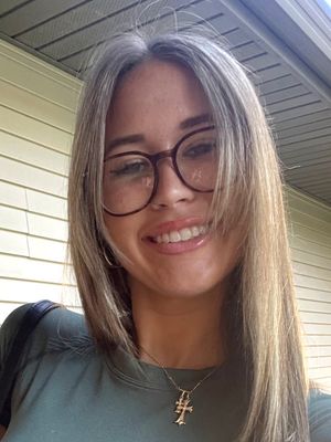 Megan, 19