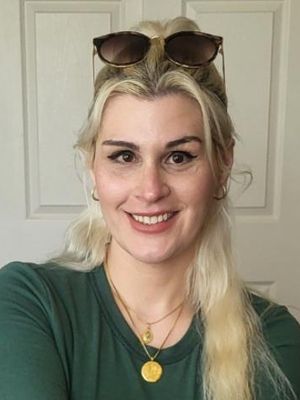 Kristen, 35
