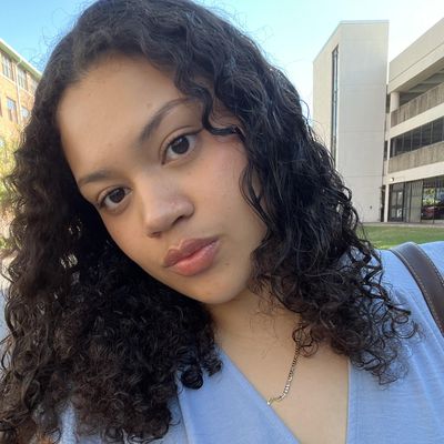 Brianna, 19