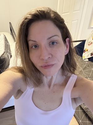 Andrea, 44
