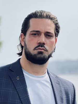 Phillip, 32