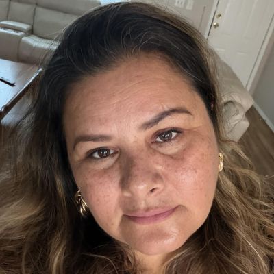 Elvia, 48