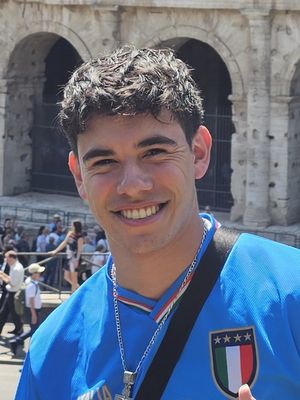 Sebastian, 23