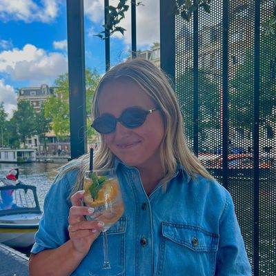 Grace, 25