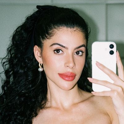 Kelly, 30