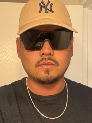 Alejandro, 32