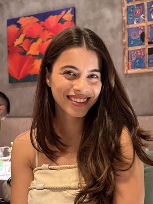 Viviane, 28