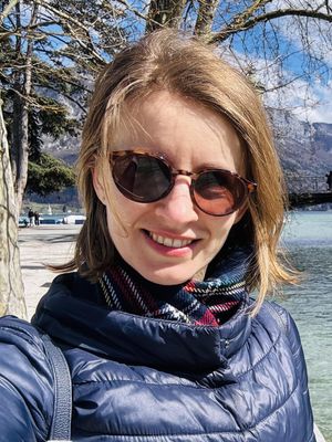 Anna, 35