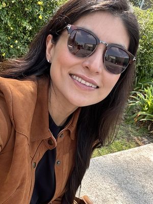 Ana, 36