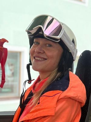 Karolina, 39
