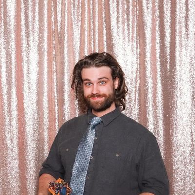 Thomas, 31