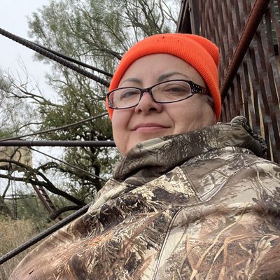 Toni, 57