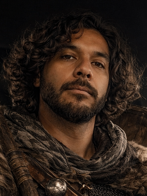 Luis, 35