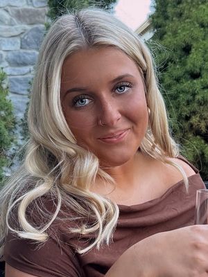 Kayla, 23