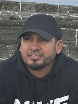 Miguel, 39