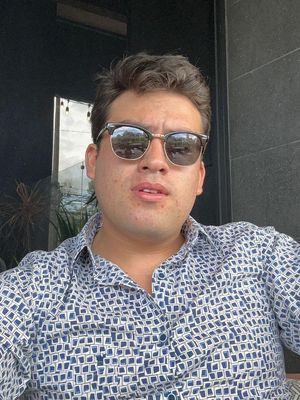 David, 25