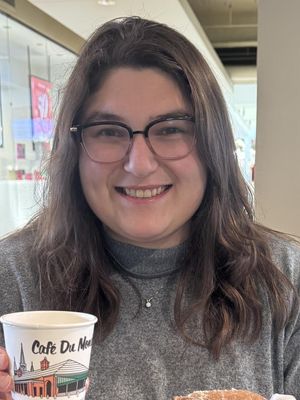 Emma, 27