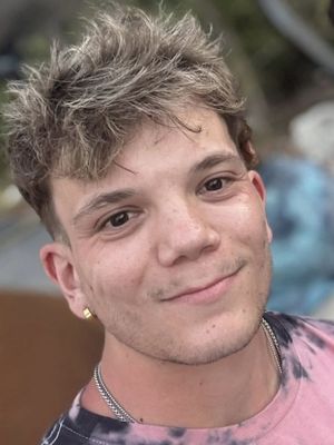 Tyler, 25