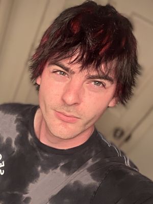 Ben, 25