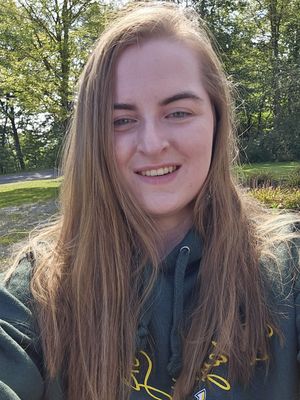 Sarah, 23
