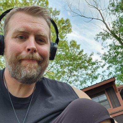 Dennis, 39
