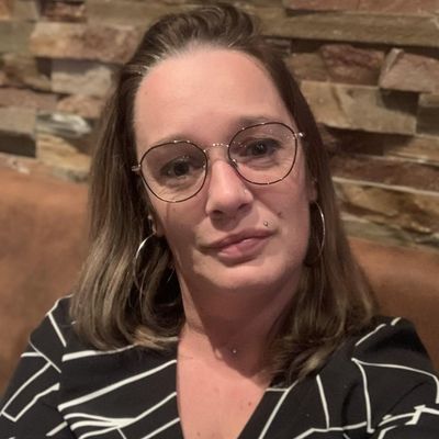 Nelda, 42