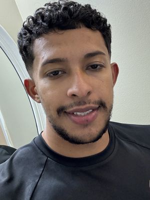 Carlos, 26
