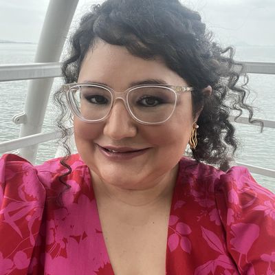 Cristina, 35