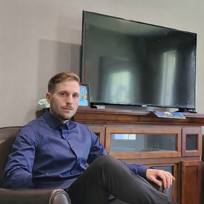 Zach, 29
