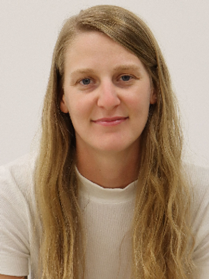 Emma, 30