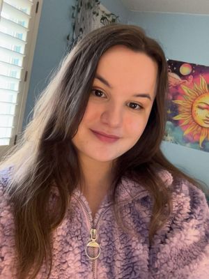 Leah, 24