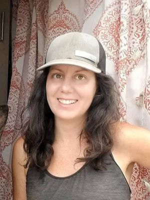 Veronica, 41