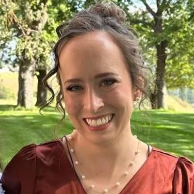Nichole, 32
