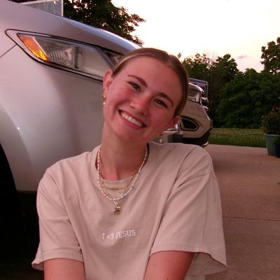 Tori, 21