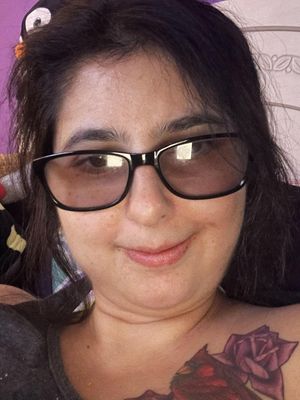 Elizabeth, 33
