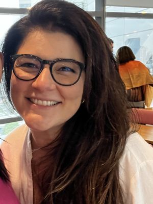 Raquel, 41