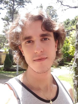Nicolas, 27