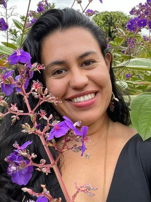 Luisa, 33