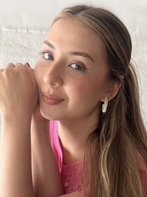 Maria, 23