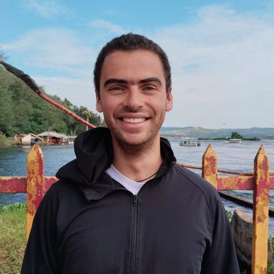 Salvador, 28