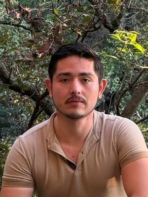 Ramón, 24