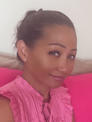 Ana, 43