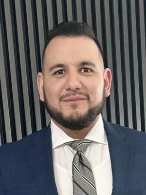 Carlos, 37