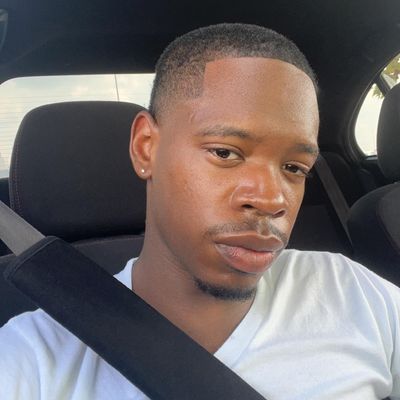 Ari, 23