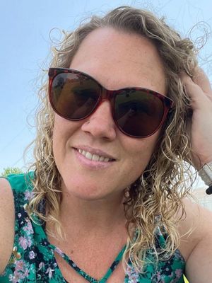 Bella, 52