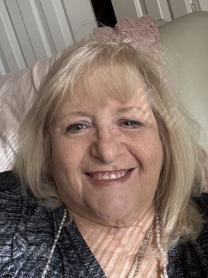 Linda, 74