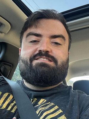 Andrew, 33