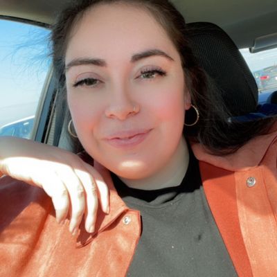 Elizabeth, 28