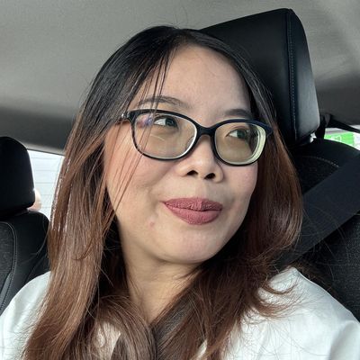 Elizabeth, 33