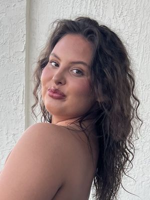 Elizabeth, 21
